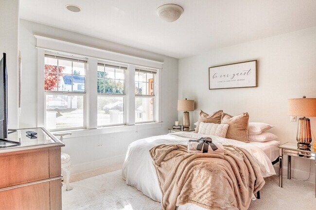 Building Photo - 2724 N Starr St