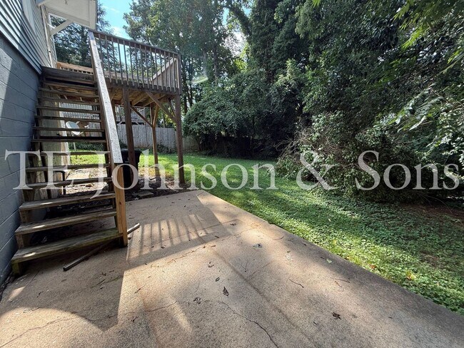 Building Photo - 212 Carolina Cir