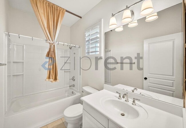 Building Photo - 4183 Vía Napoli