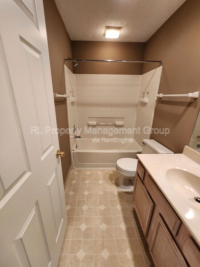 Building Photo - 3437 Fishinger Mill Dr
