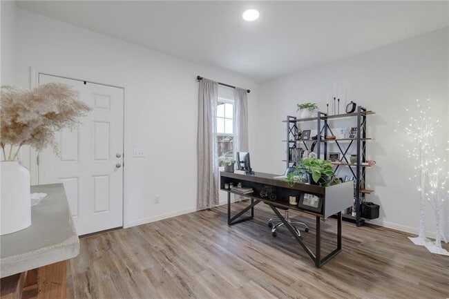 Building Photo - 910 Bunton Reserve Blvd