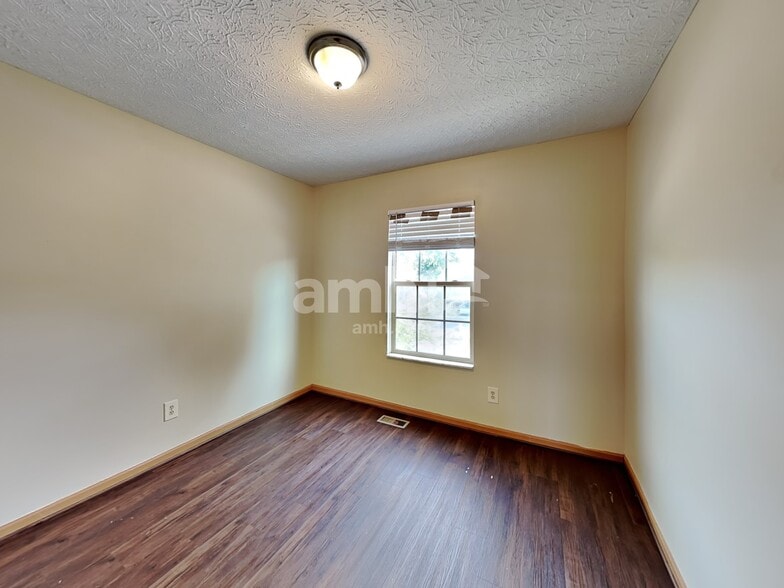 Building Photo - 5448 Longworth Dr
