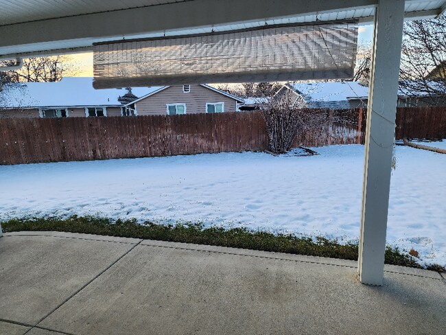 Building Photo - 10994 W Wildrose Ct