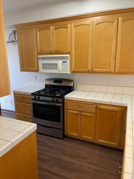 Building Photo - 375 Hope St