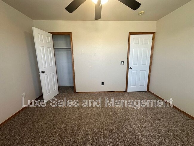 Building Photo - 1427 SW 23rd St