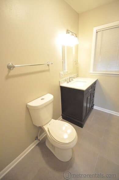 Building Photo - 249 Eastern St