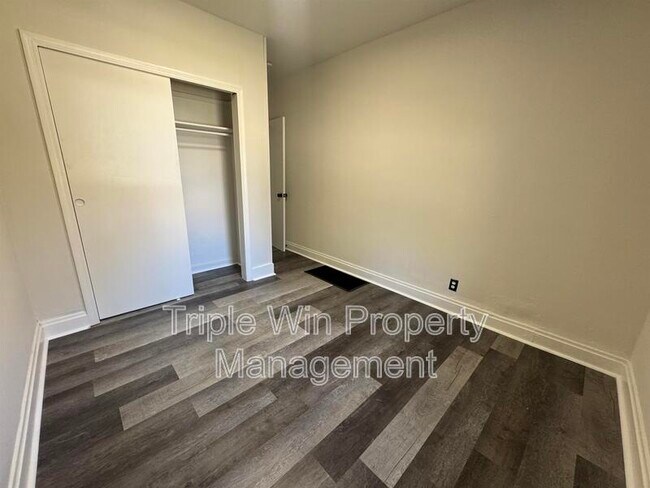 Building Photo - 3704 Taft Ave