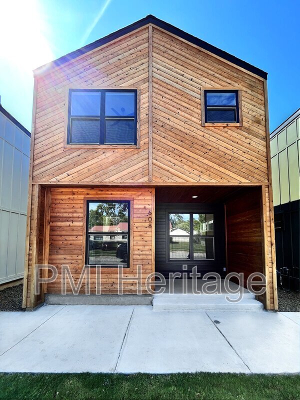 Primary Photo - 608 N 6th St
