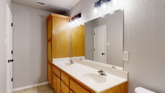 Building Photo - UPDATED DUPLEX IN NOLANVILLE ONLY $1,350!!!