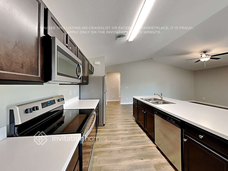 Building Photo - 16350 Perdida Ct