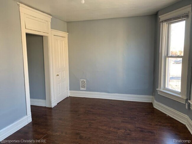 Building Photo - 4207 4th St