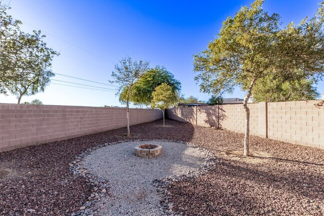 Building Photo - 1368 S 232nd Ave