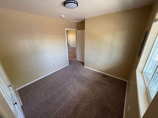 Building Photo - Newly Renovated Ground Level Orchards 2-be...