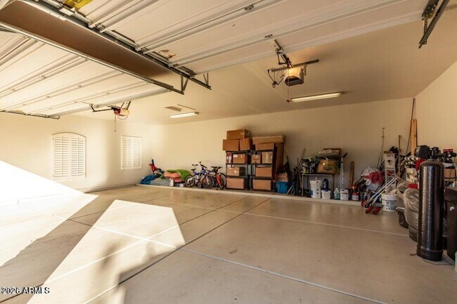 Building Photo - 3419 E June Cir