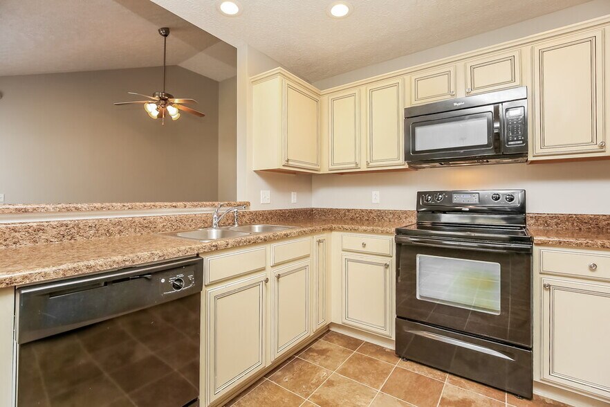 Building Photo - 2122 Tabasco Way