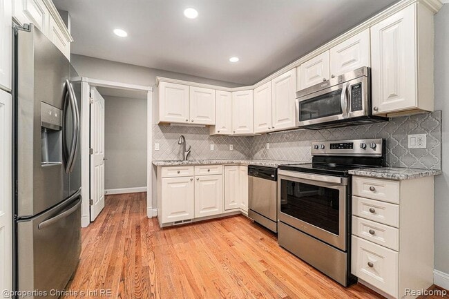 Building Photo - 1630 Normandy Rd