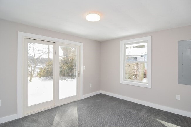 Building Photo - 27 Fenway Dr