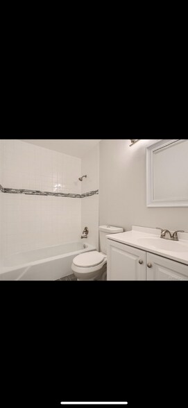 Building Photo - 1046 W 88th Ave