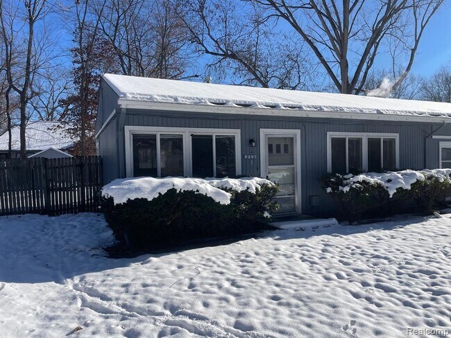 Building Photo - 6482 Riverdale Rd