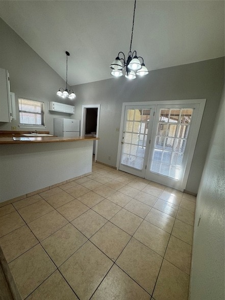 Building Photo - 420 S Las Vegas Trail