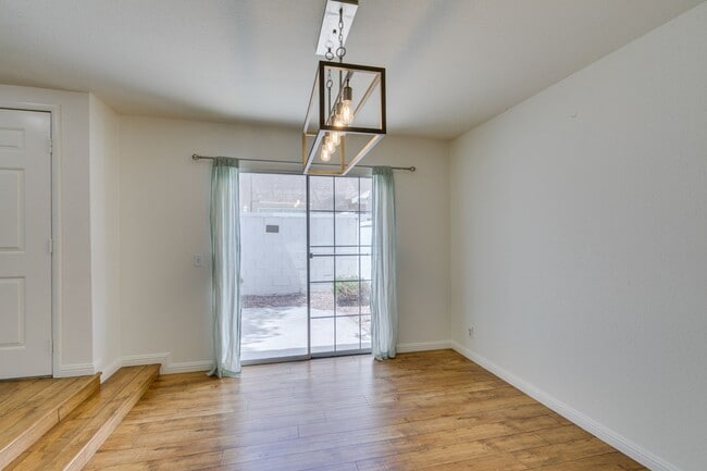 Building Photo - 2838 Dawn Crossing Dr