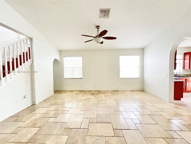 Building Photo - 3910 NE 13th Dr