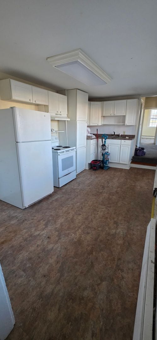 Building Photo - 72 Common St