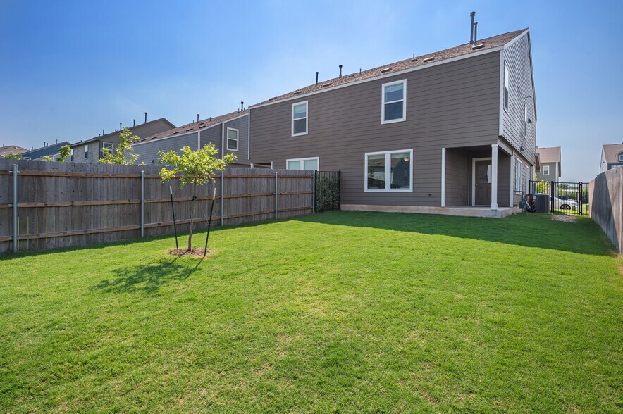 Building Photo - 7317 Sparkling Light Dr