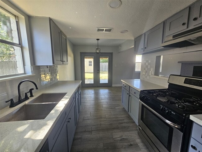 Building Photo - 2519 Piddler Dr