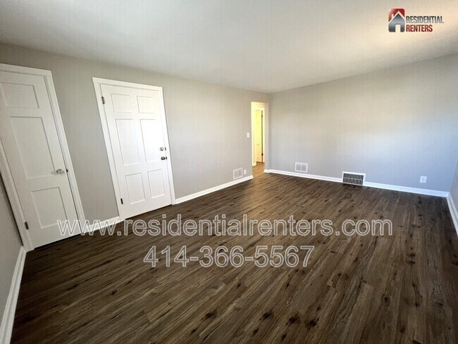 Building Photo - 2238 S 82nd St