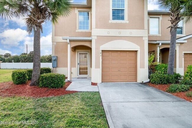 Building Photo - End Unit in Lake Washington Townhomes!!