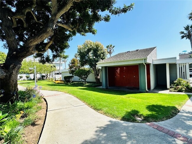 Building Photo - 16982 Pacific Coast Hwy