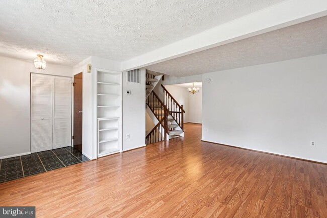 Building Photo - 7994 Tyson Oaks Cir