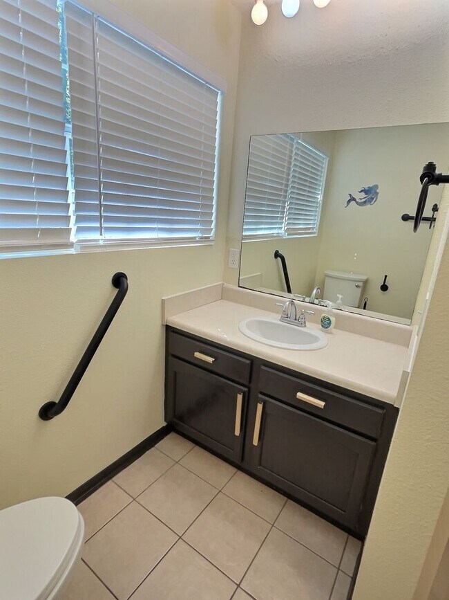 Building Photo - 3 Bedroom Home in Ocean Springs