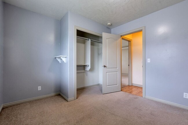 Building Photo - Spacious Home w attached 2 car garage