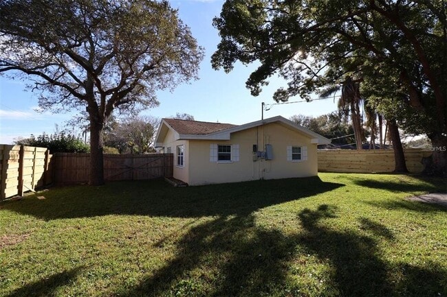 Building Photo - 1602 S Lady Mary Dr