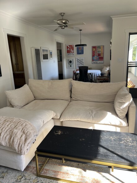 Living Room - 927 20th St