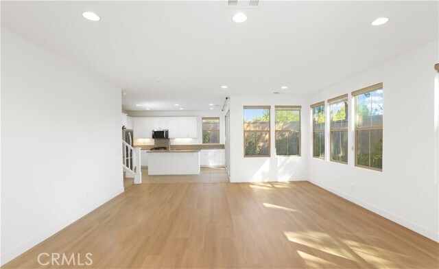 Building Photo - 104 Desert Bloom