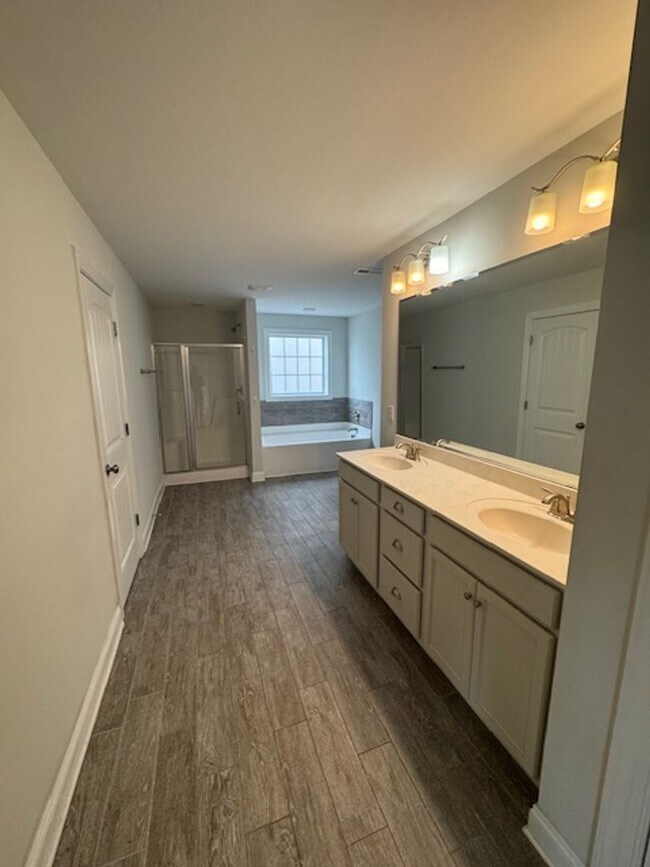 Building Photo - The Creek Of Willowwick