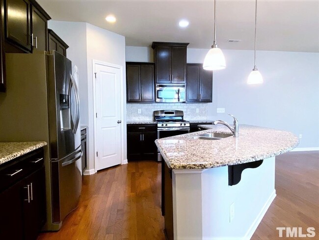 Building Photo - End Unit 3 Bedroom Townhome Morrisville RD...
