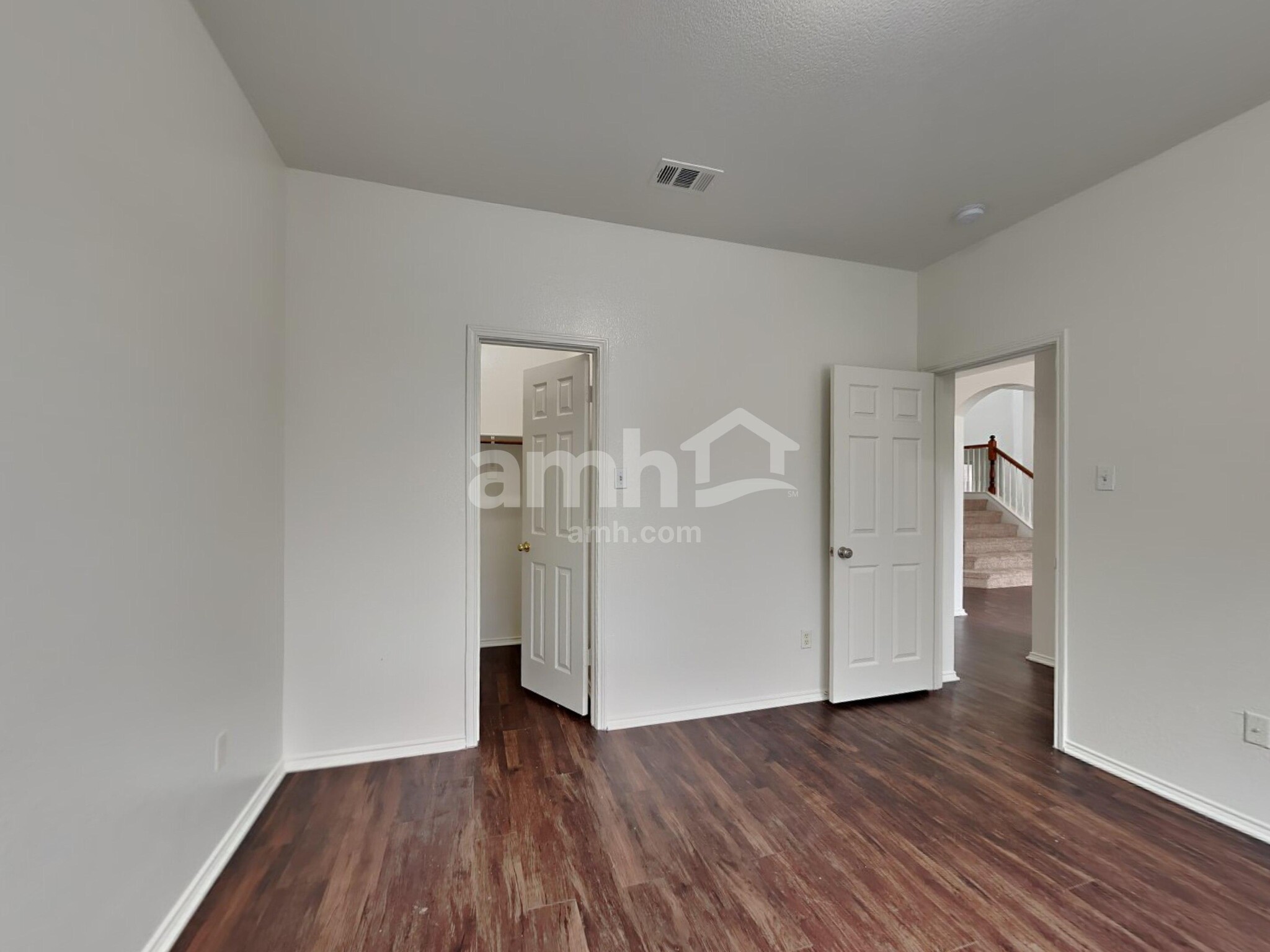 Building Photo - 4724 Ocean Dr