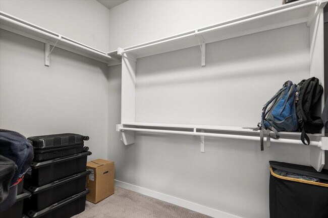 Building Photo - 15202 Cavalier Canyon Dr