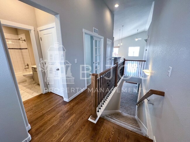 Building Photo - Grand Overlook to the Mountains!