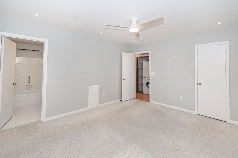 Building Photo - 118 Camelot Ct