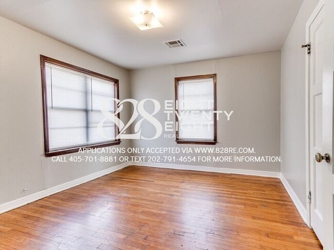 Building Photo - Cozy 2 Bed/1 Bath Single Family Brick Home...