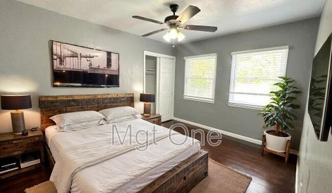 Building Photo - 4637 Central Ave