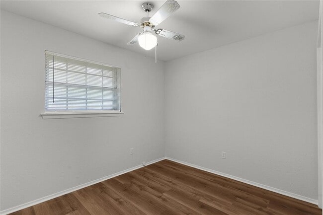 Building Photo - 8102 Red Willow Dr