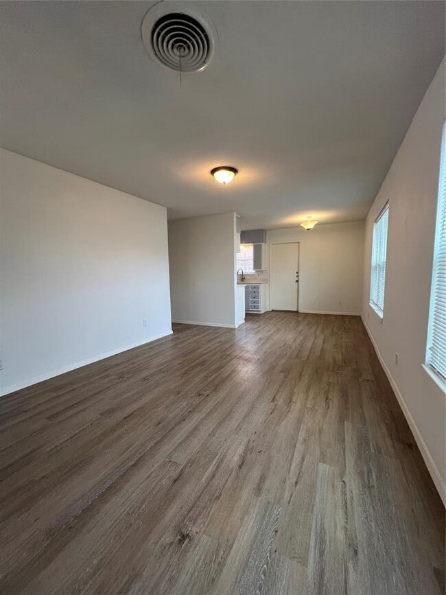 Building Photo - 6003 Cameron Rd