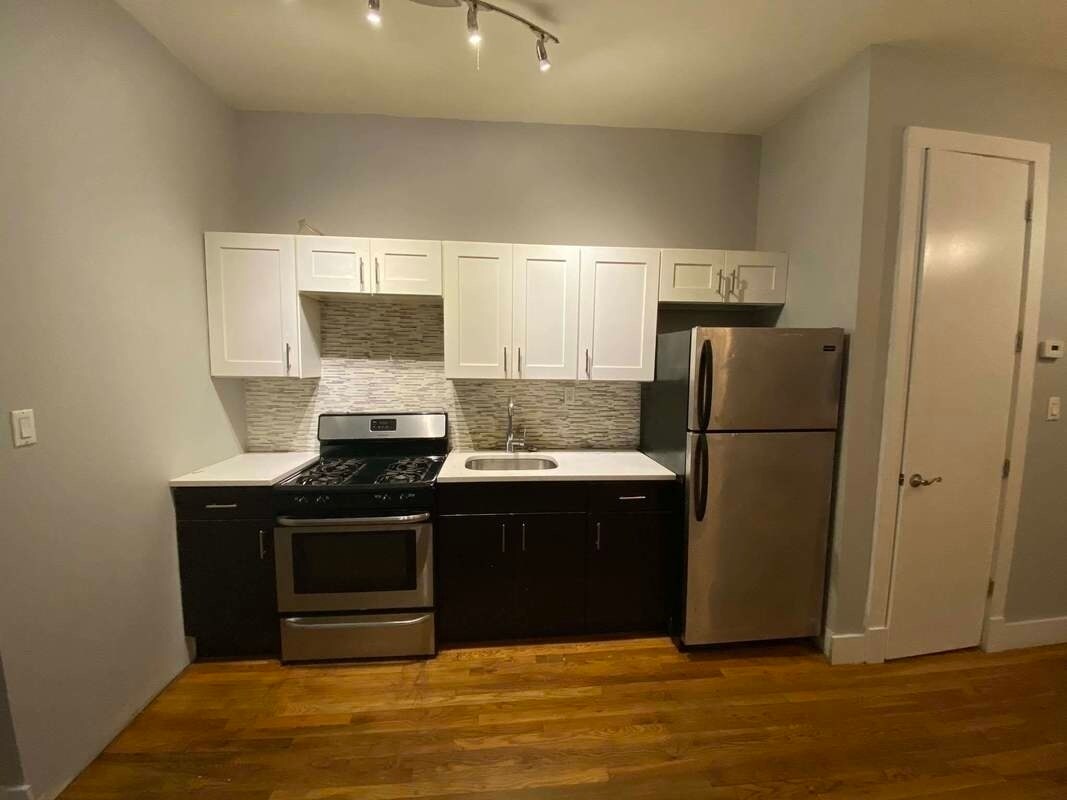 Building Photo - 43 Weirfield St