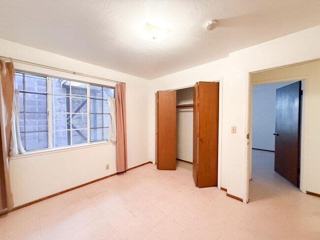 Building Photo - 725 Harrison St